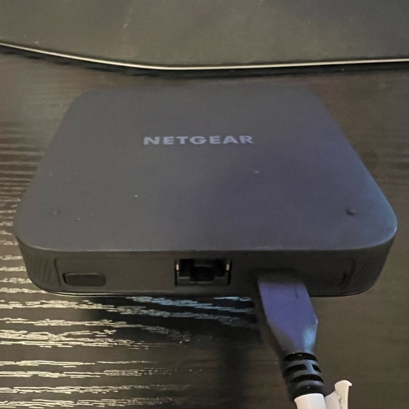 Unlocked Netgear Nighthawk 5G Pro MR5100 Mobile Hotspot Router AT&T - Picture 3 of 3
